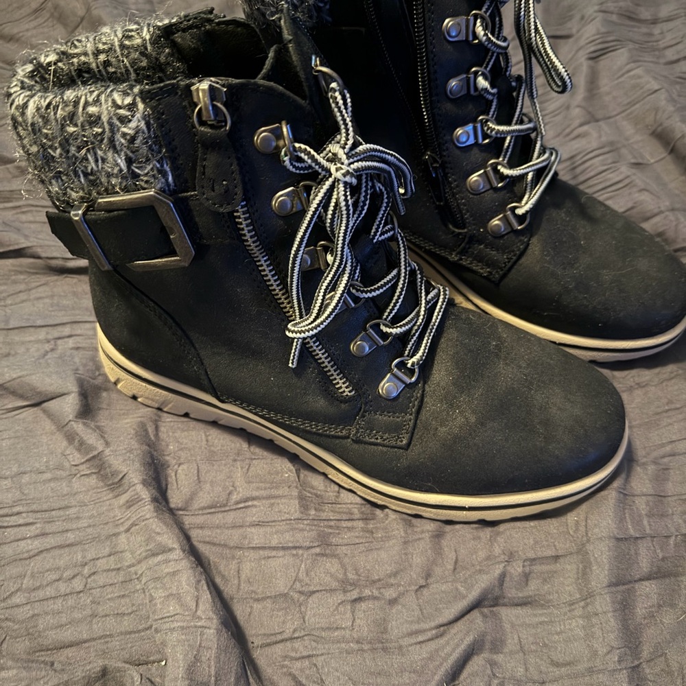 Cliffs by WHITE MOUNTAIN Black Ankle Boots
